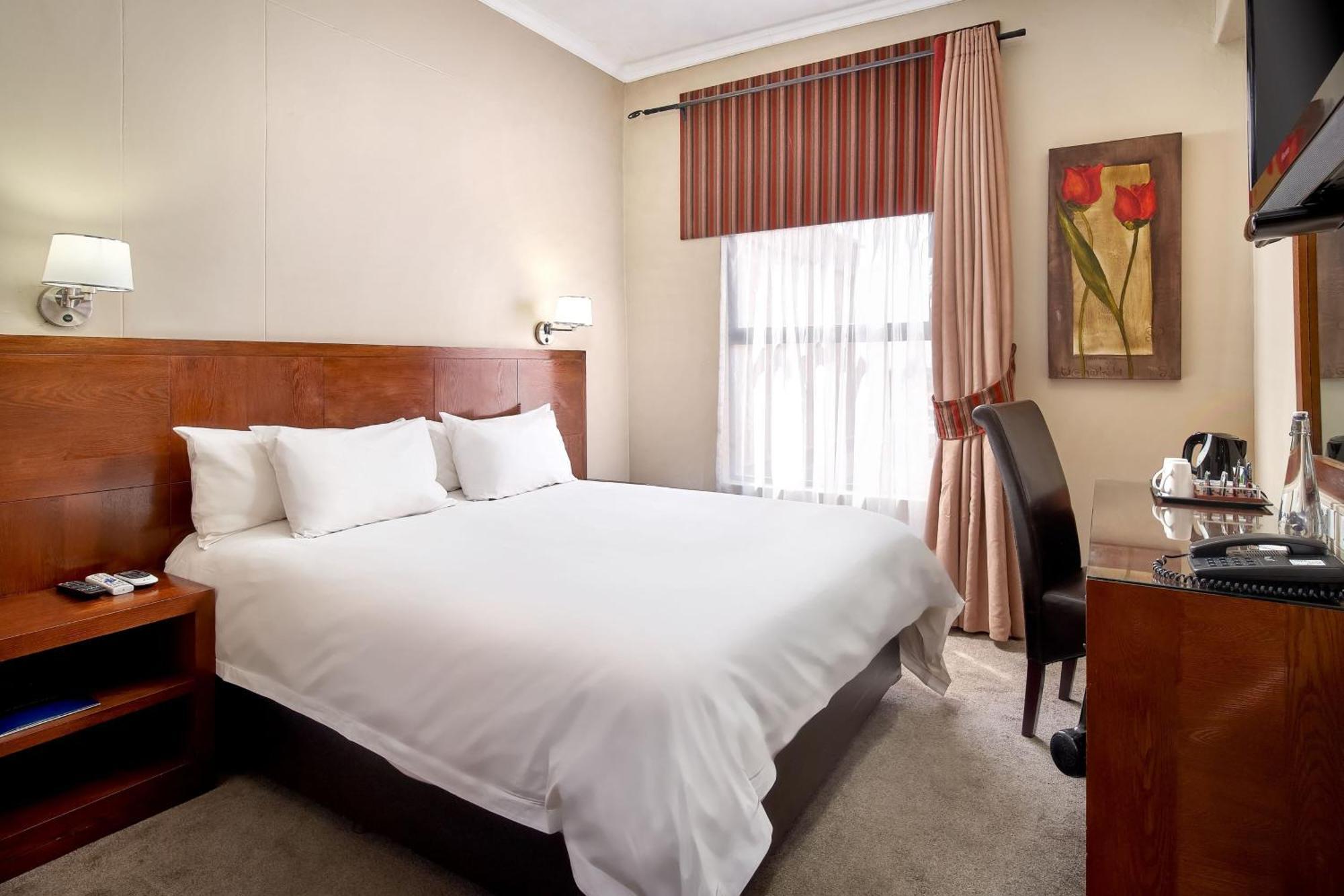 Protea Hotel By Marriott Pretoria Hatfield Zimmer foto