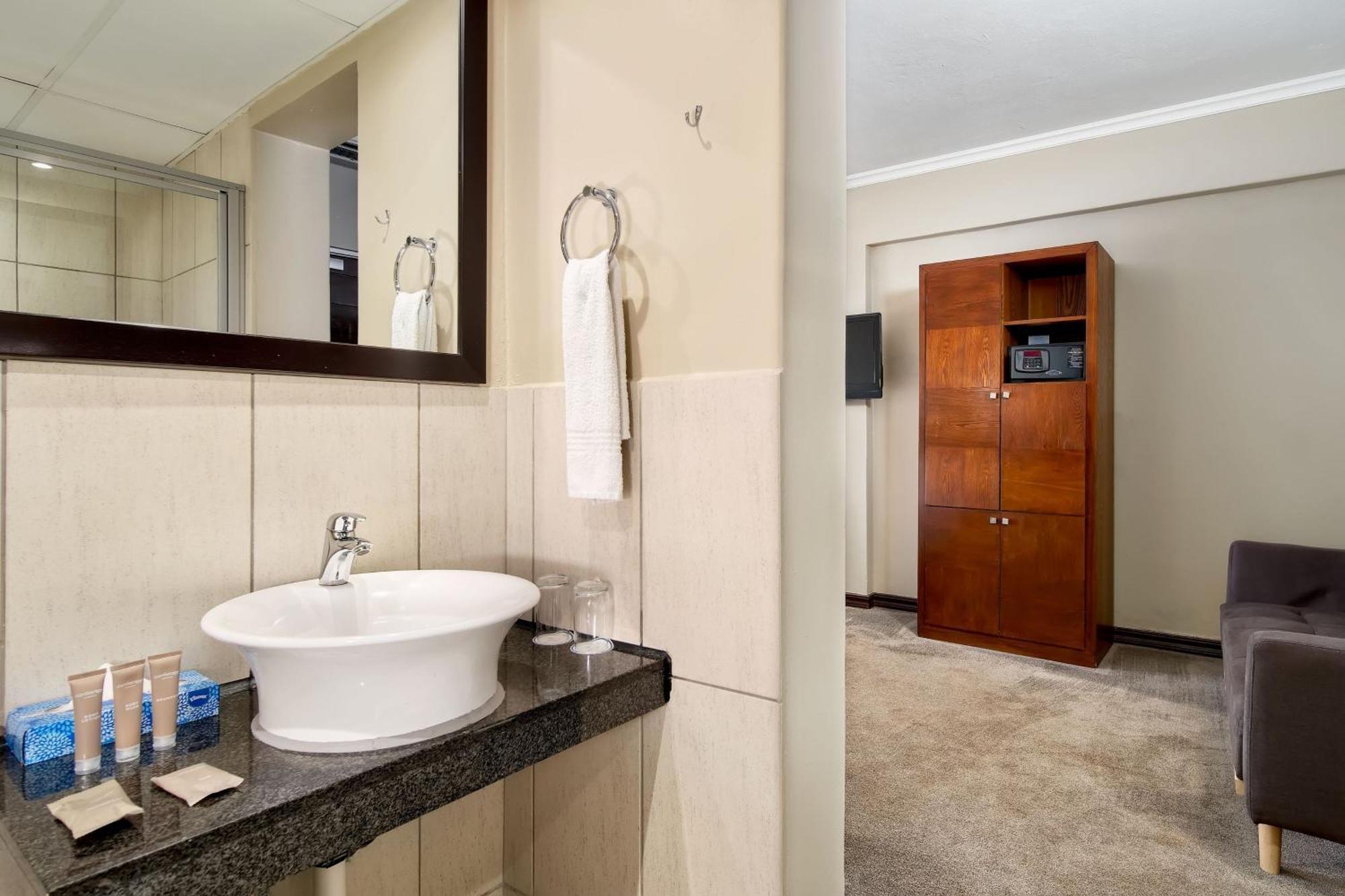 Protea Hotel By Marriott Pretoria Hatfield Zimmer foto