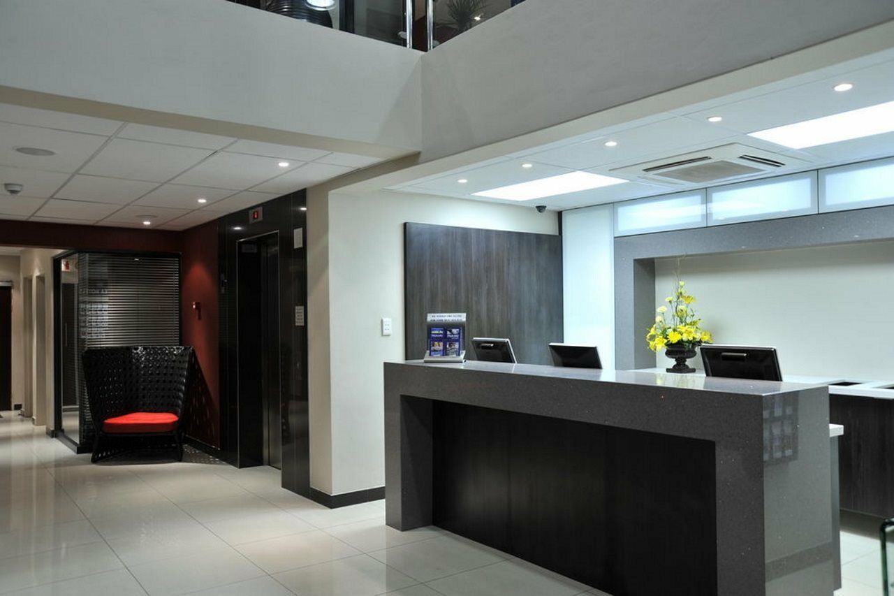 Protea Hotel By Marriott Pretoria Hatfield Exterior foto